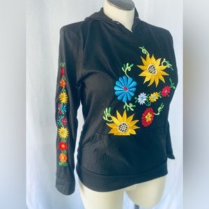 Black floral embroidery pullover hoodie